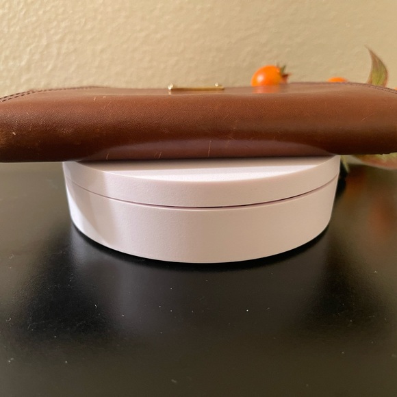 Authentic Burberry big wallet  leather made in Italy8 X 5 fits big 📱w/dust bag - Picture 12 of 12